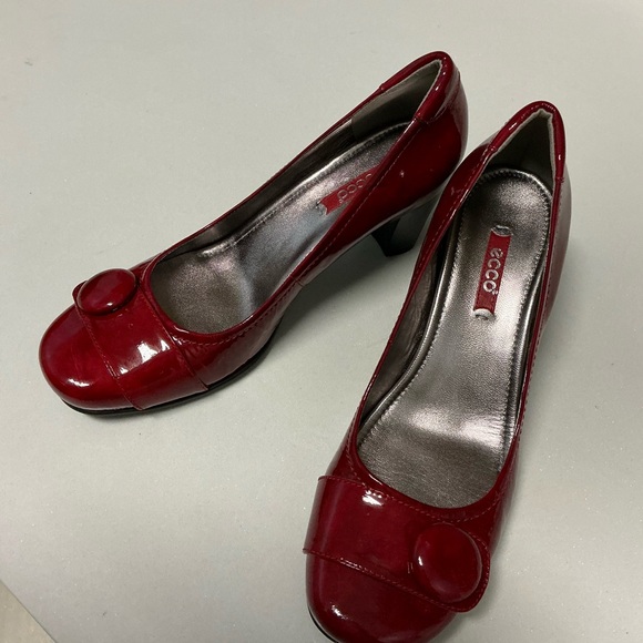 ECCO Classic women’s red patent pumps, size 39 - Picture 5 of 5